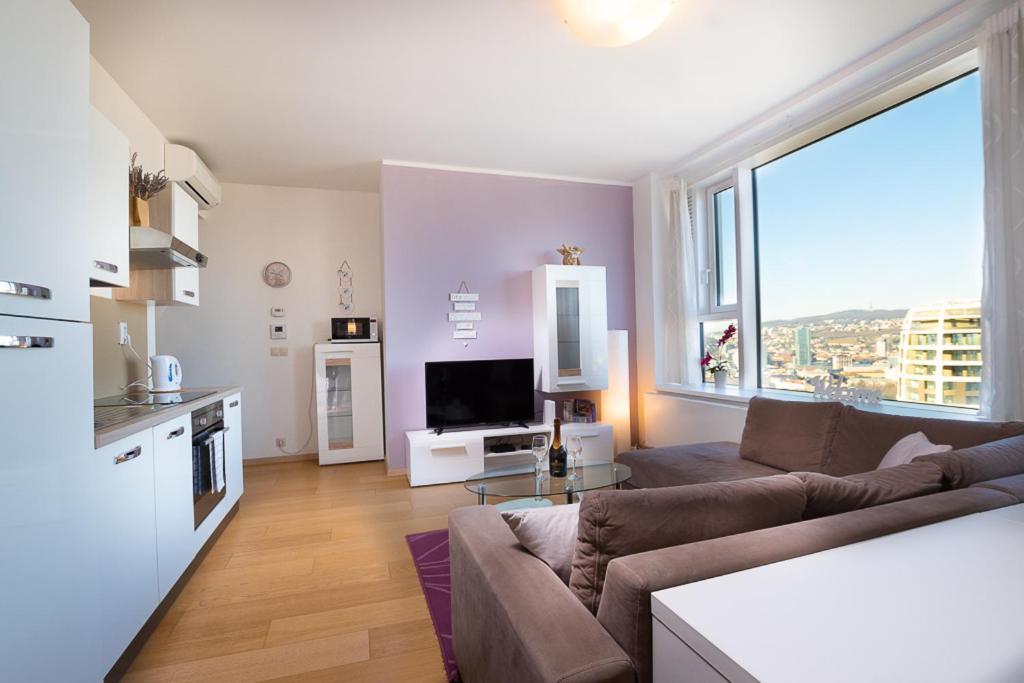 Ferienwohnung Panoramaview/31Thfloor!/Luxury/Wifi/Parking Pressburg Exterior foto