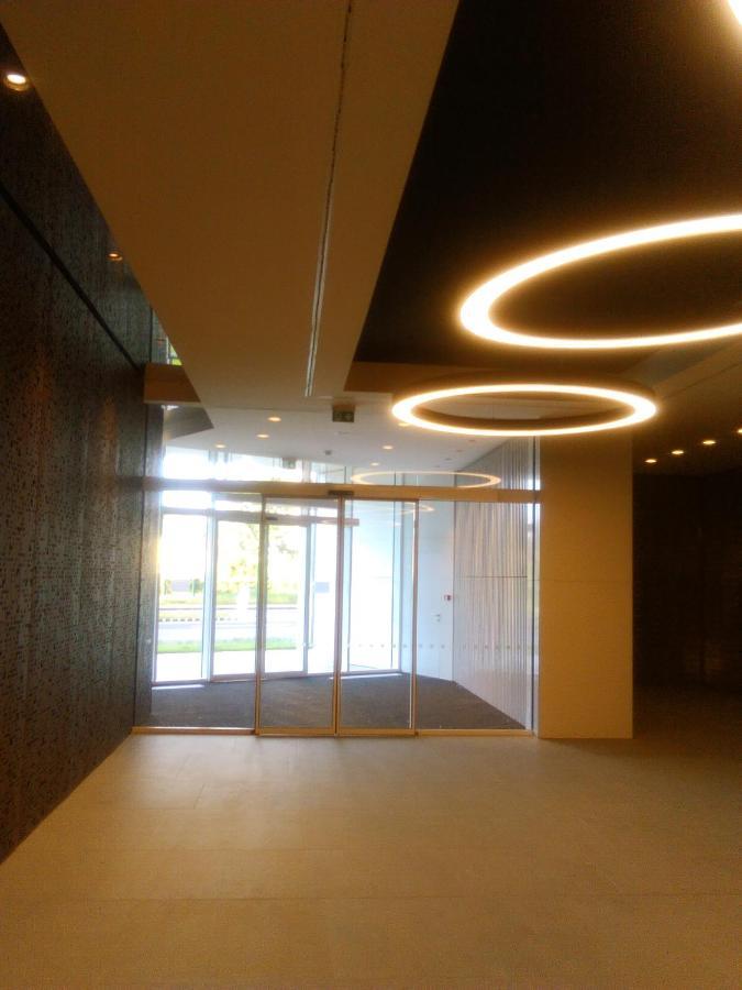 Ferienwohnung Panoramaview/31Thfloor!/Luxury/Wifi/Parking Pressburg Exterior foto